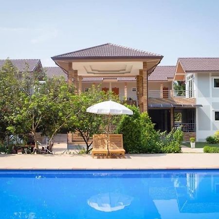 Baan Suan Khun Yaiy Hotell Ban Wang Takhrai Exteriör bild