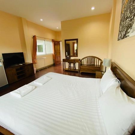 Baan Suan Khun Yaiy Hotell Ban Wang Takhrai Exteriör bild