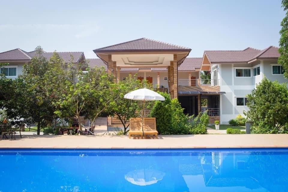 Baan Suan Khun Yaiy Hotell Ban Wang Takhrai Exteriör bild