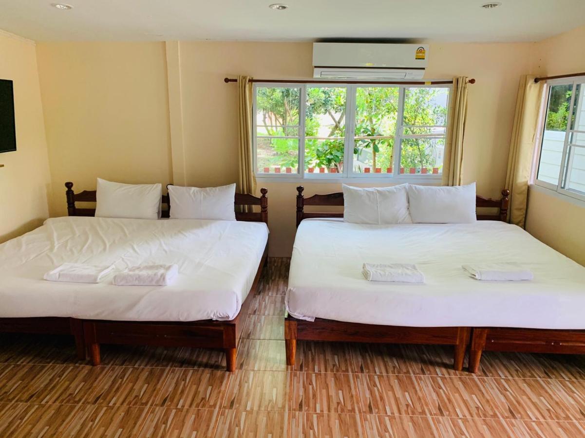 Baan Suan Khun Yaiy Hotell Ban Wang Takhrai Exteriör bild