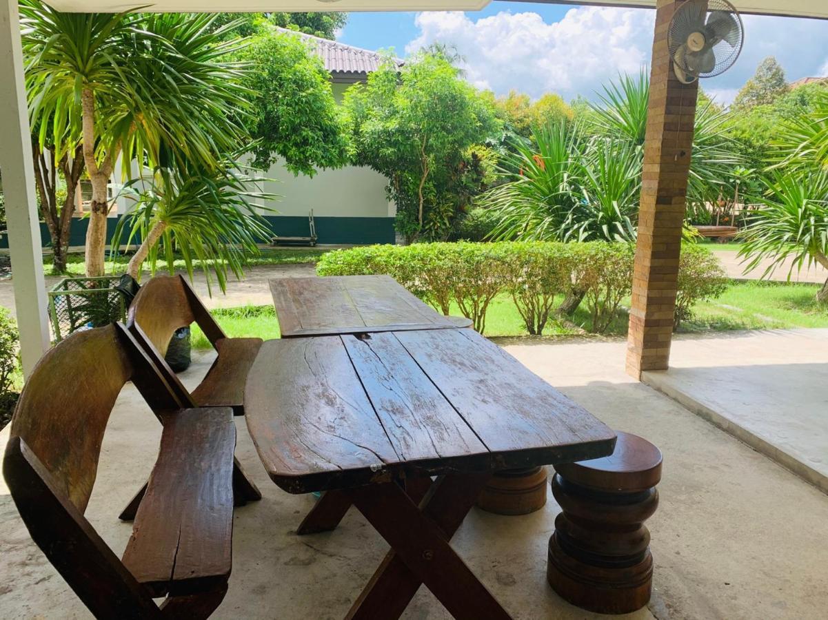 Baan Suan Khun Yaiy Hotell Ban Wang Takhrai Exteriör bild
