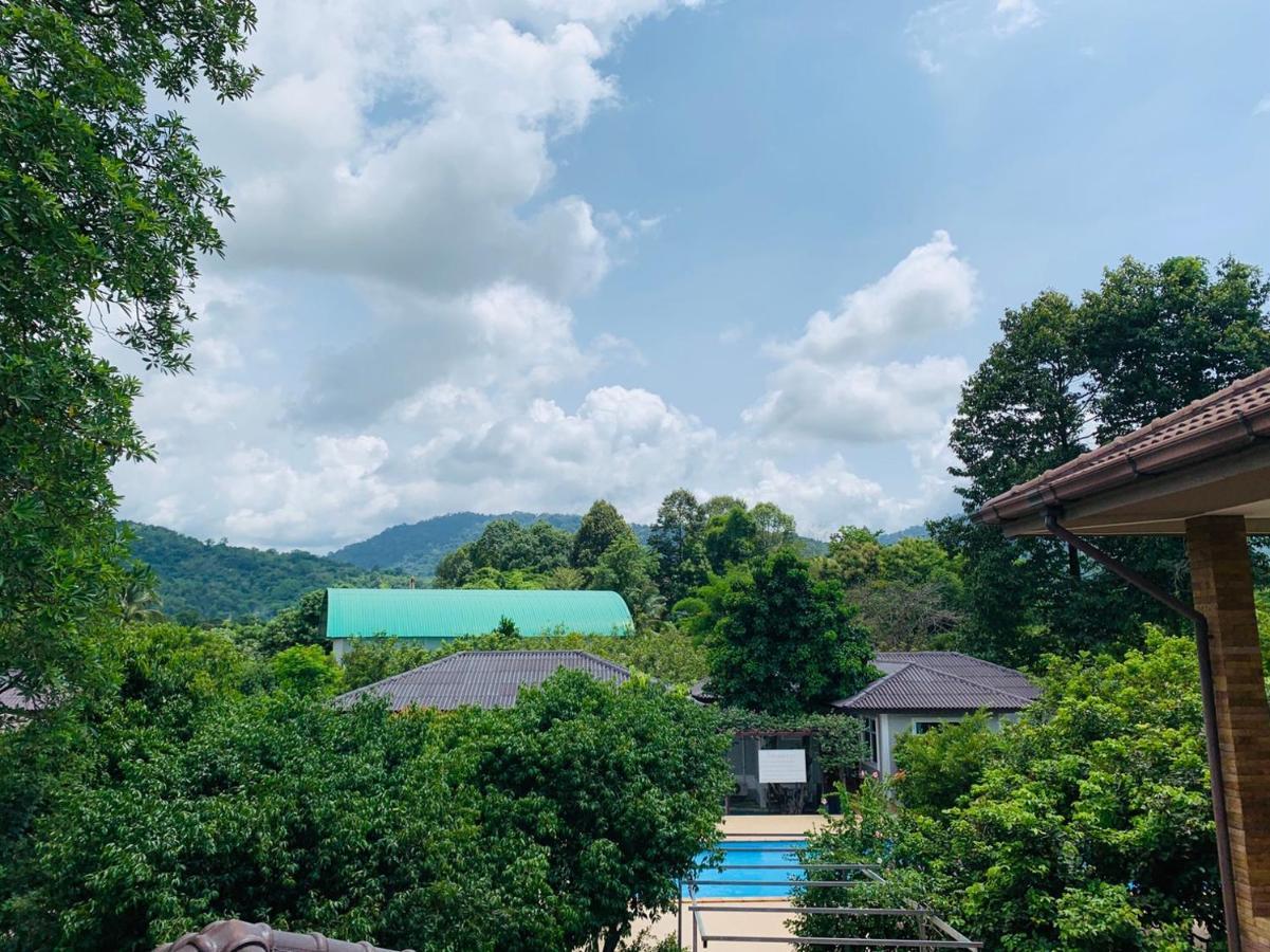 Baan Suan Khun Yaiy Hotell Ban Wang Takhrai Exteriör bild