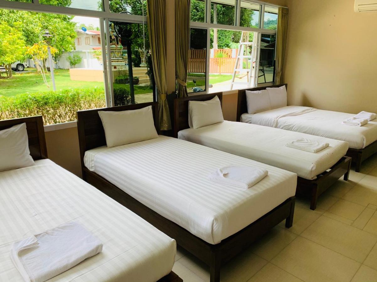 Baan Suan Khun Yaiy Hotell Ban Wang Takhrai Exteriör bild