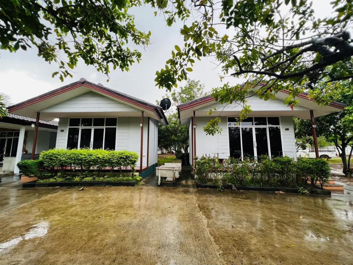 Baan Suan Khun Yaiy Hotell Ban Wang Takhrai Exteriör bild