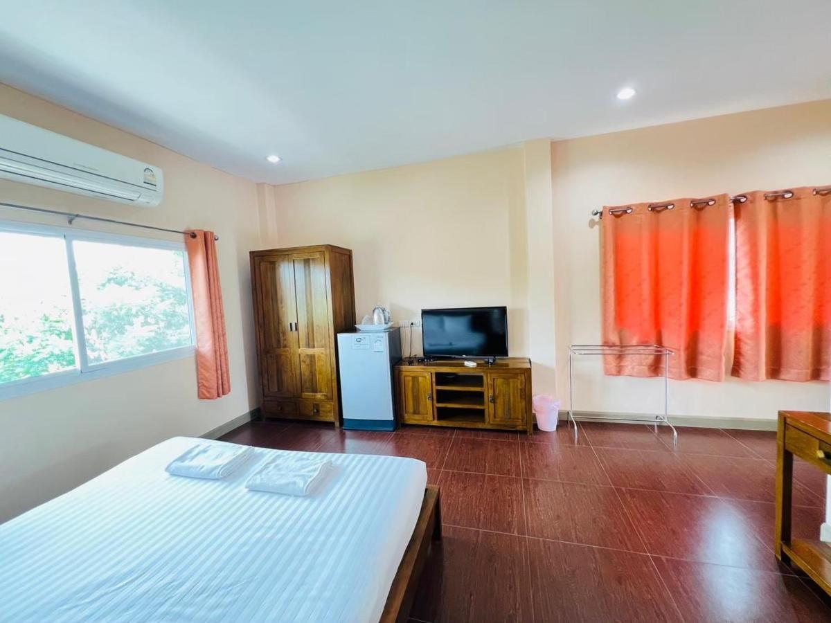 Baan Suan Khun Yaiy Hotell Ban Wang Takhrai Exteriör bild