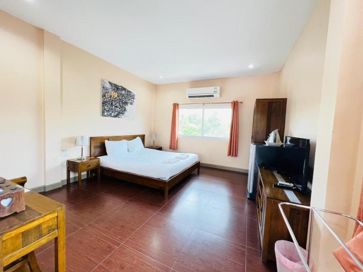 Baan Suan Khun Yaiy Hotell Ban Wang Takhrai Exteriör bild