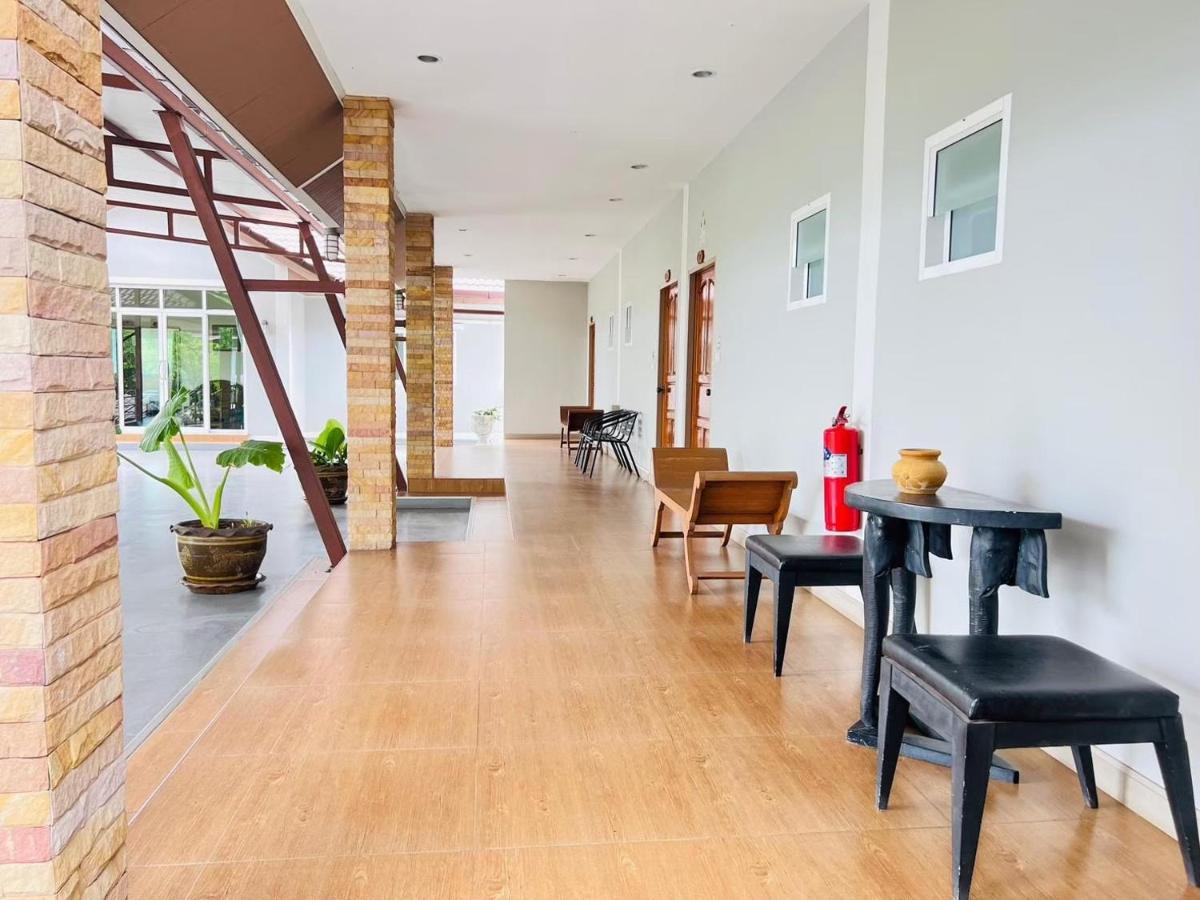 Baan Suan Khun Yaiy Hotell Ban Wang Takhrai Exteriör bild