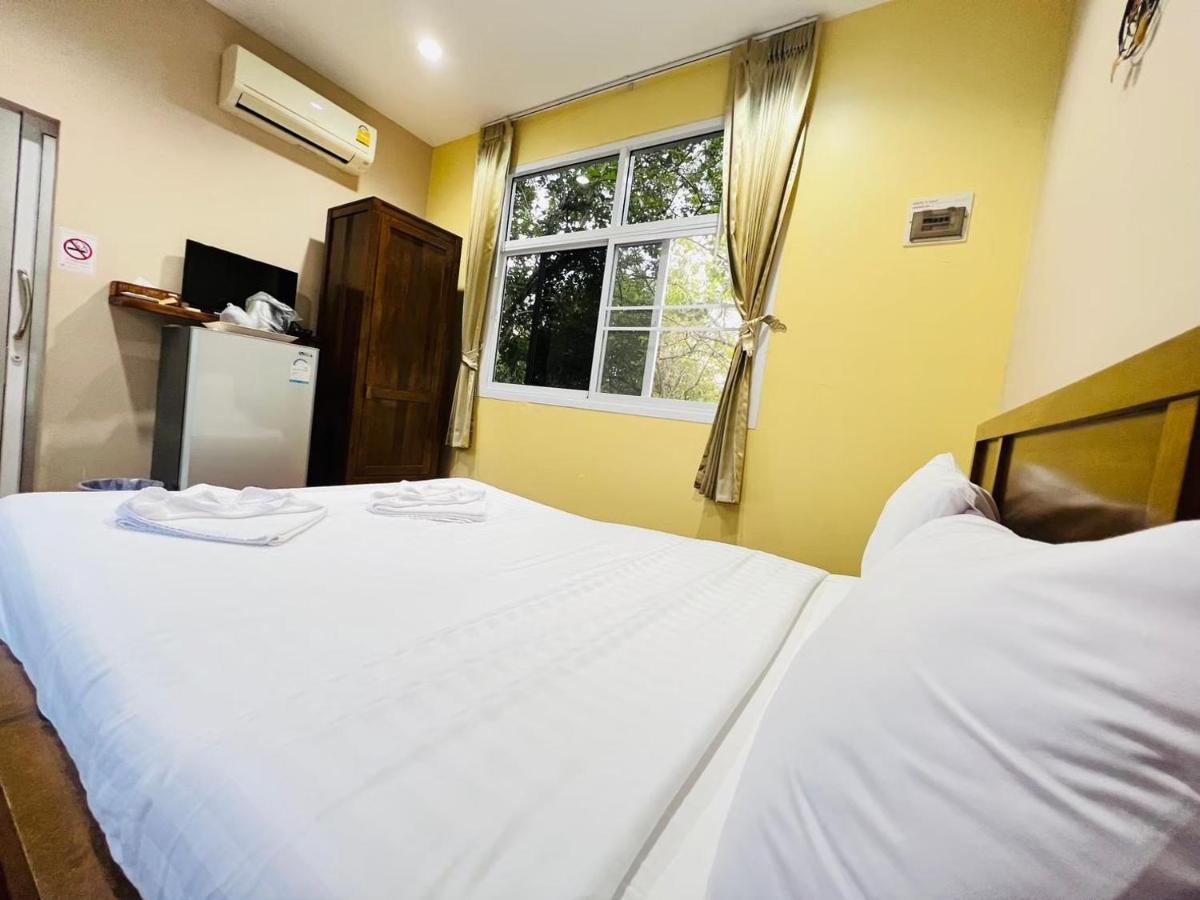 Baan Suan Khun Yaiy Hotell Ban Wang Takhrai Exteriör bild