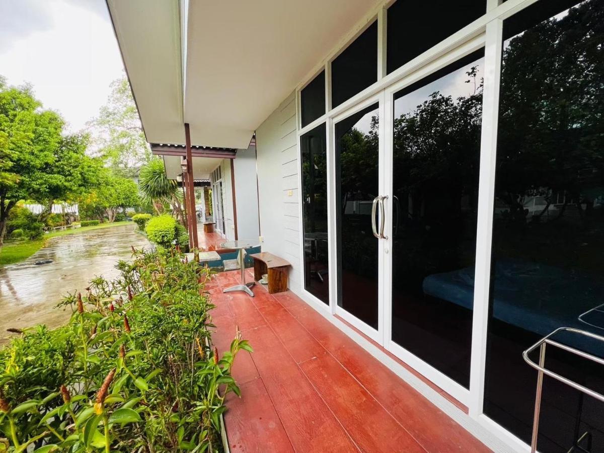 Baan Suan Khun Yaiy Hotell Ban Wang Takhrai Exteriör bild