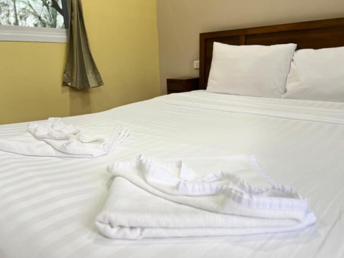 Baan Suan Khun Yaiy Hotell Ban Wang Takhrai Exteriör bild