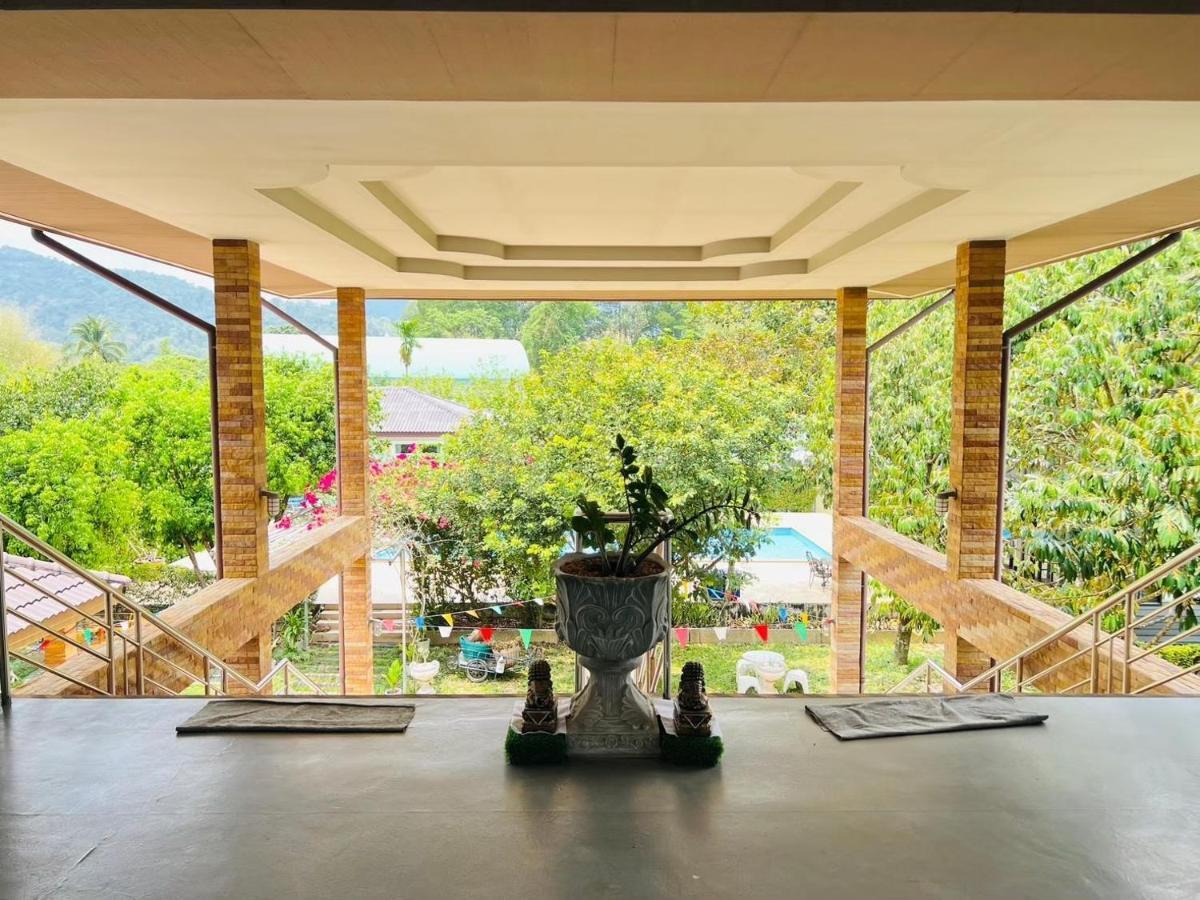 Baan Suan Khun Yaiy Hotell Ban Wang Takhrai Exteriör bild