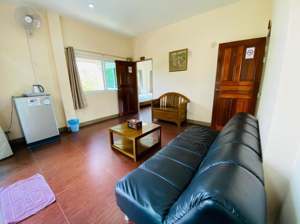 Baan Suan Khun Yaiy Hotell Ban Wang Takhrai Exteriör bild