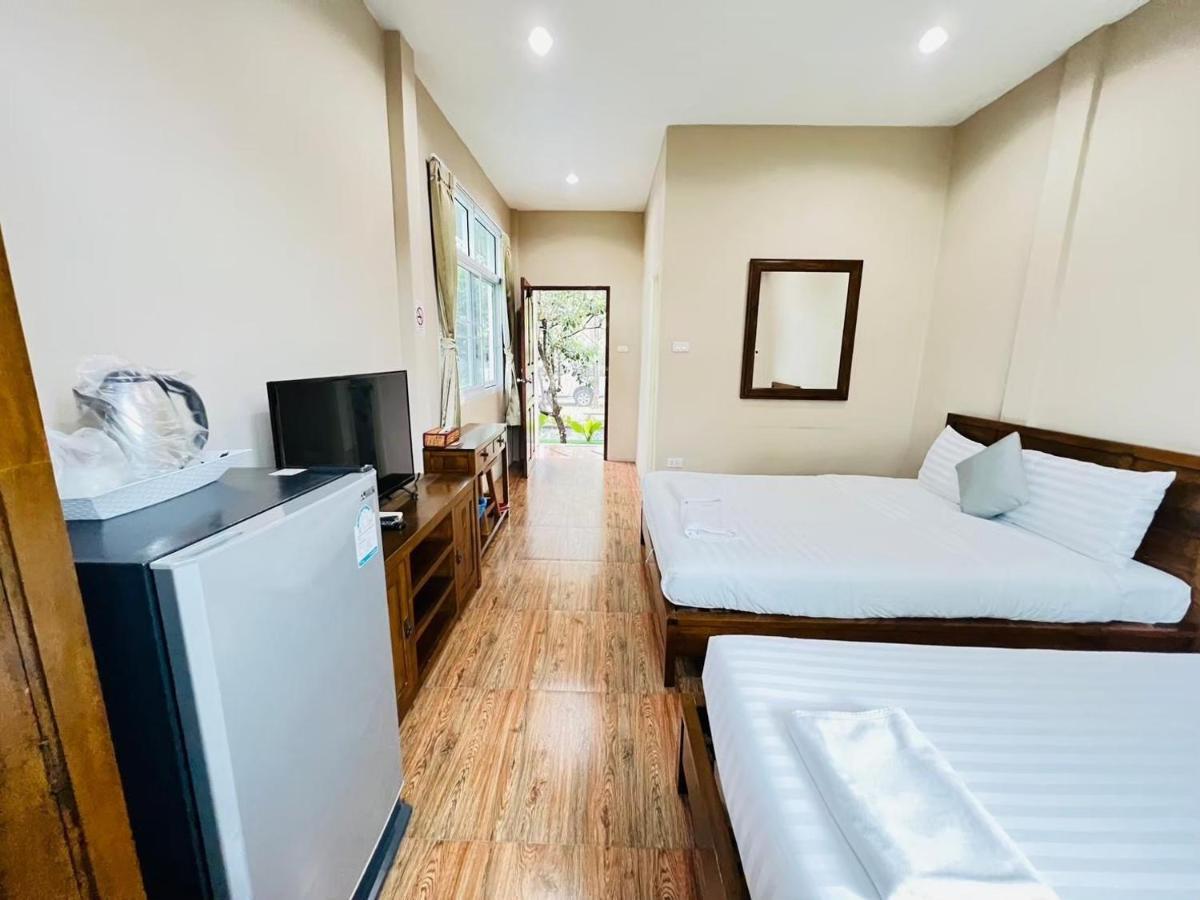 Baan Suan Khun Yaiy Hotell Ban Wang Takhrai Exteriör bild