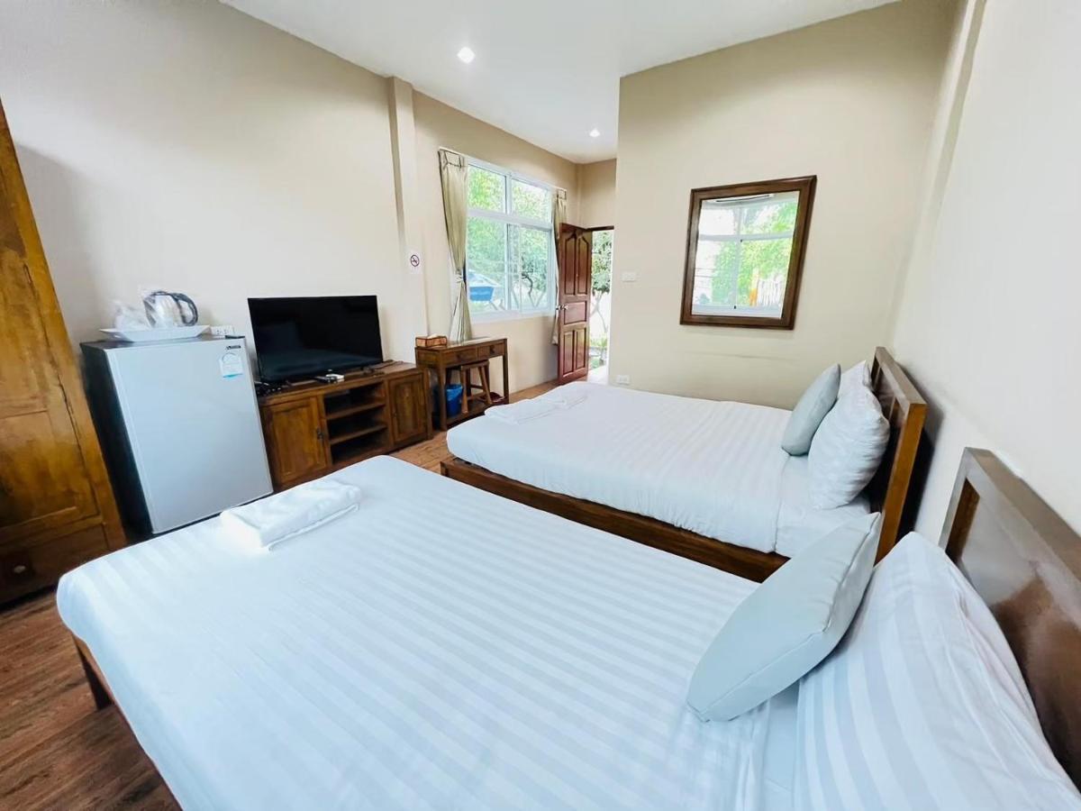 Baan Suan Khun Yaiy Hotell Ban Wang Takhrai Exteriör bild