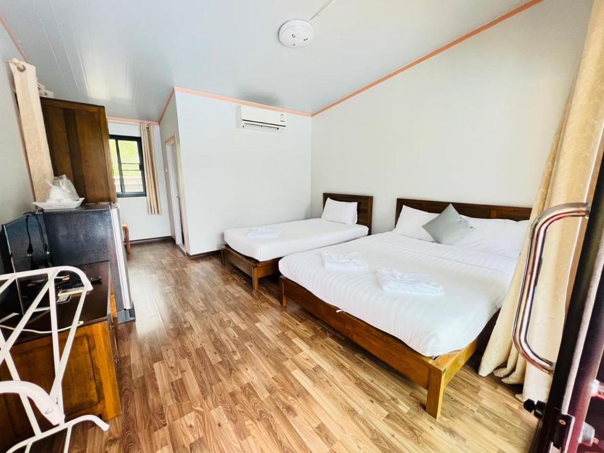 Baan Suan Khun Yaiy Hotell Ban Wang Takhrai Exteriör bild