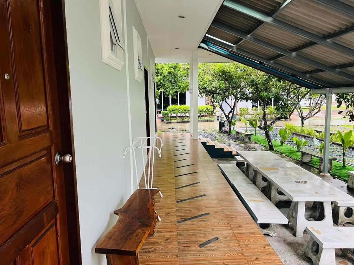Baan Suan Khun Yaiy Hotell Ban Wang Takhrai Exteriör bild