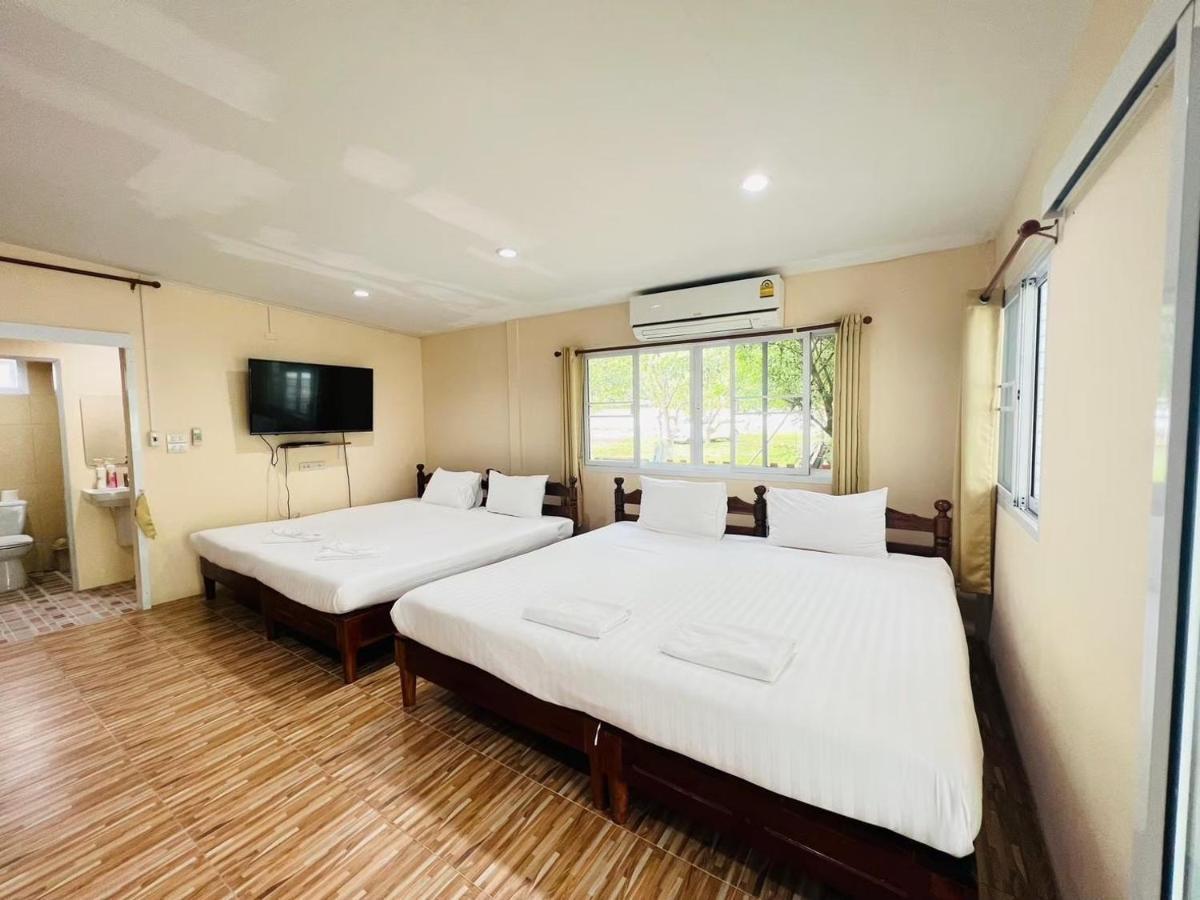 Baan Suan Khun Yaiy Hotell Ban Wang Takhrai Exteriör bild
